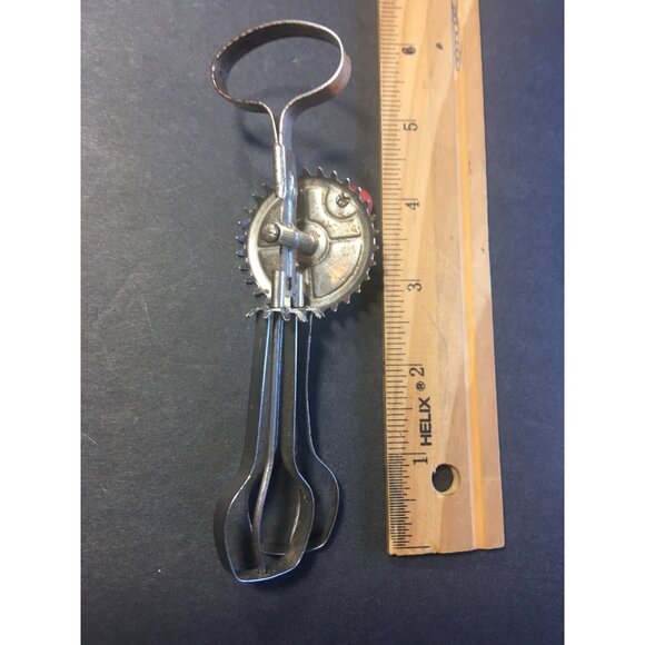 Vintage Toy Metal Handheld Mixer Egg Beater Red Wooden Handle Betty Taplin Child - Picture 3 of 6